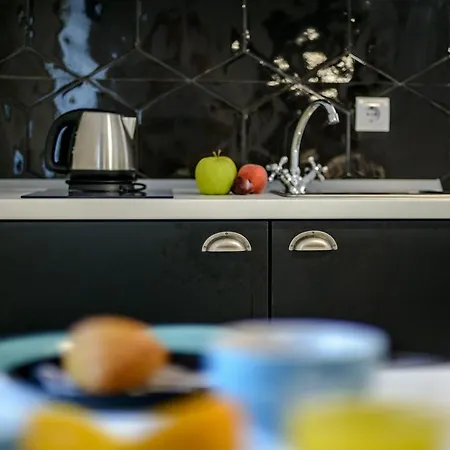 La Boheme Apartment *