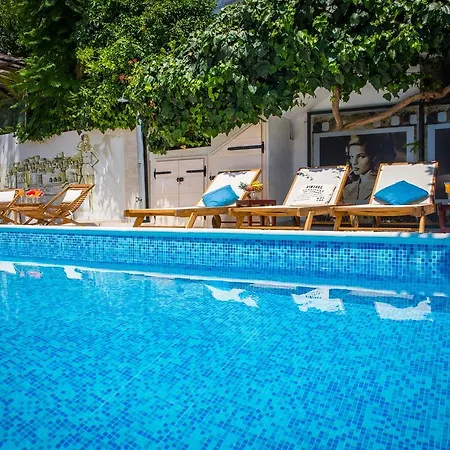 La Boheme Apartment *